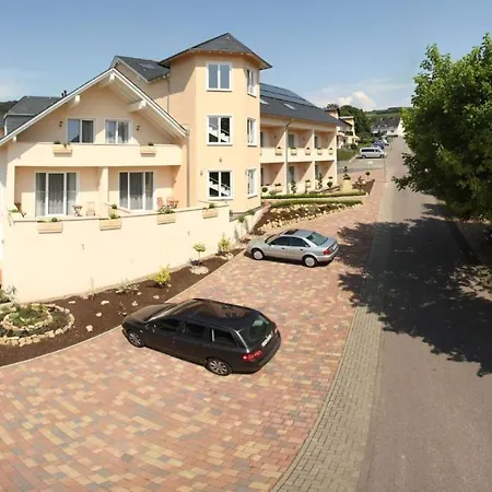 Weingut Matthias Dostert / Culinarium Hotel *