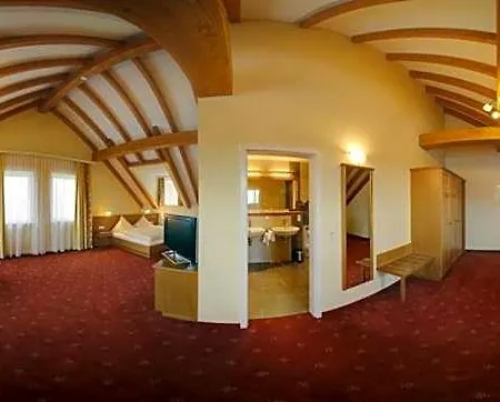 Weingut Matthias Dostert / Culinarium Hotel Nittel